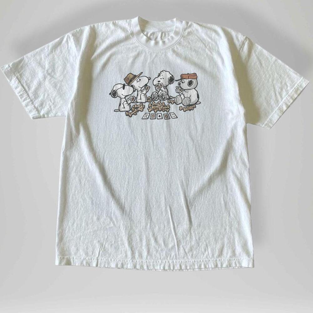 Style Snoopy Dogs Playing Poker Texas Hold Peanuts T-Shirt - Picture 1 of 4